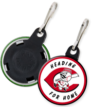Load image into Gallery viewer, Cincinnati Reds Button Zipper Pull